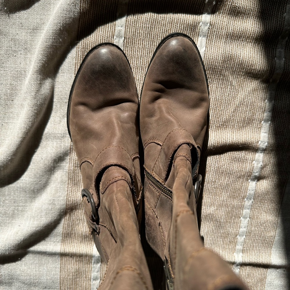 Born Leather Riding Boots - Picture 4 of 5